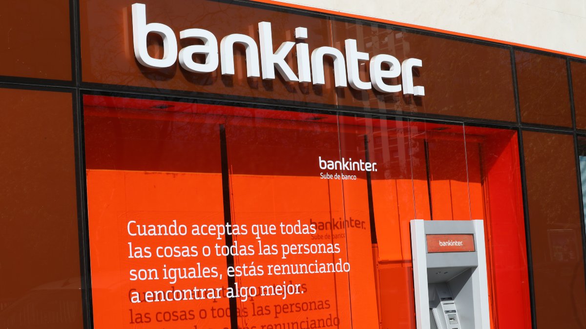 Bankinter eleva el 15% la paga por horas extra a la plantilla en el primer ajuste en 22 años