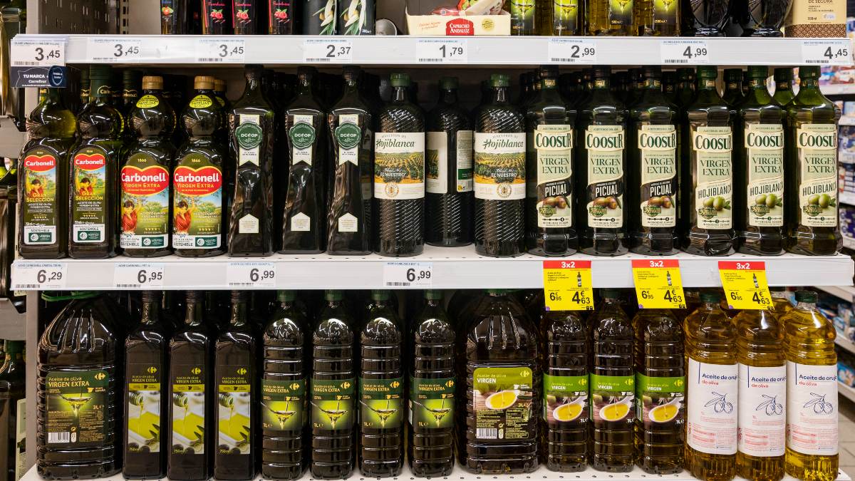 La inflación dispara la bolsa de la compra: el aceite es un 56% más caro y la carne, un 10%