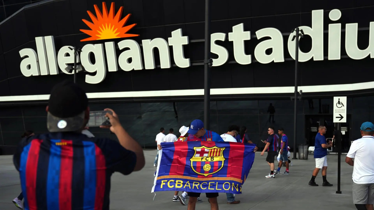 ¿Por qué los americanos ven su fútbol y compran el nuestro? 