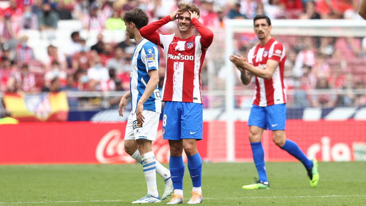 ¿Por qué el fútbol español apenas ficha?
