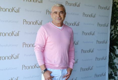 Jorge Javier Vázquez y el PP de Madrid se enzarzan en Twitter por las becas de Ayuso