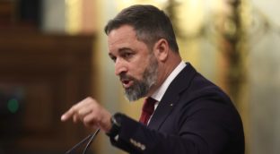 Abascal acusa a Sánchez de estar «sometido» a los intereses de Bruselas y de Marruecos