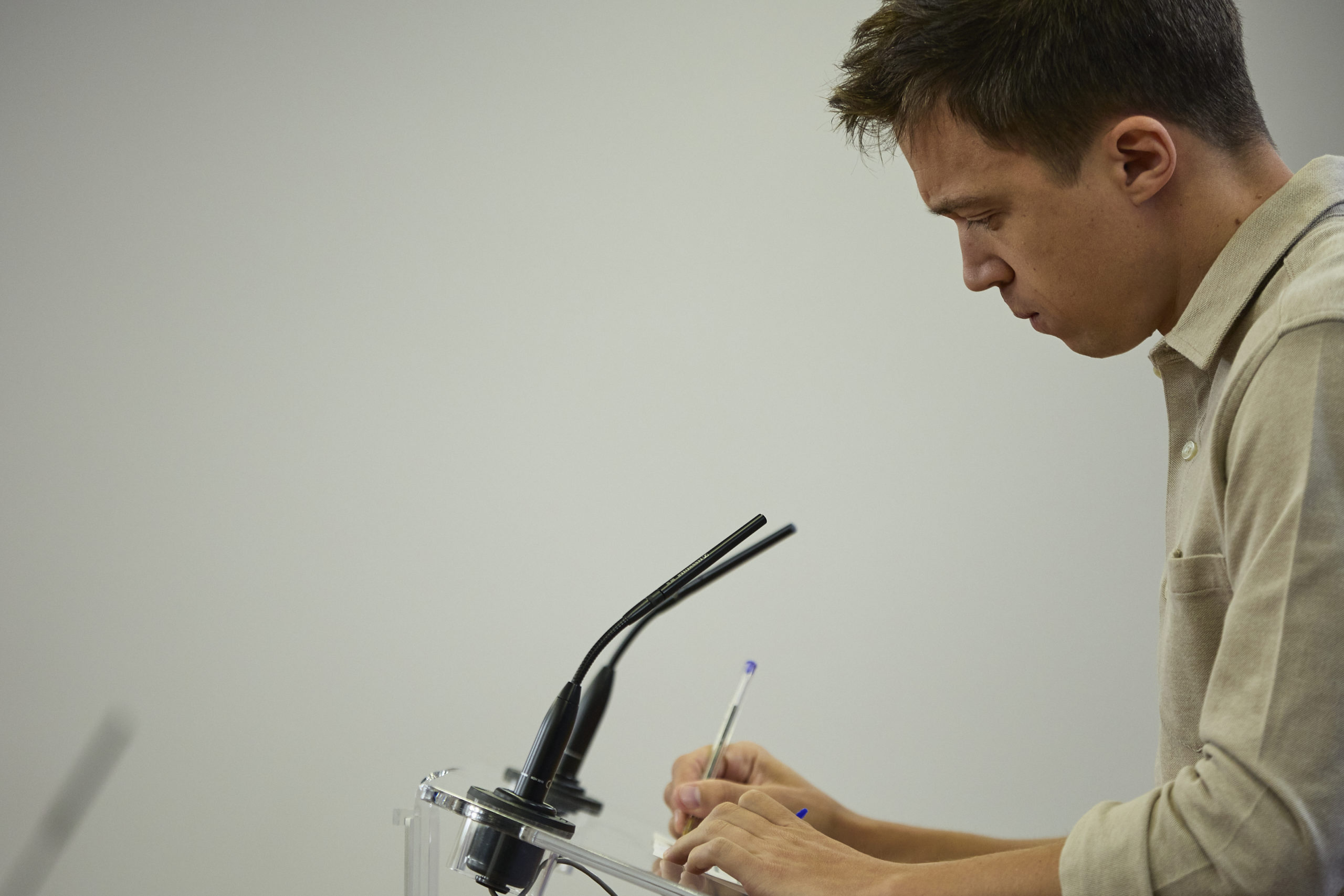 Errejón avisa al PSOE de que si recurre al PP estará preparando un «relevo en Moncloa»