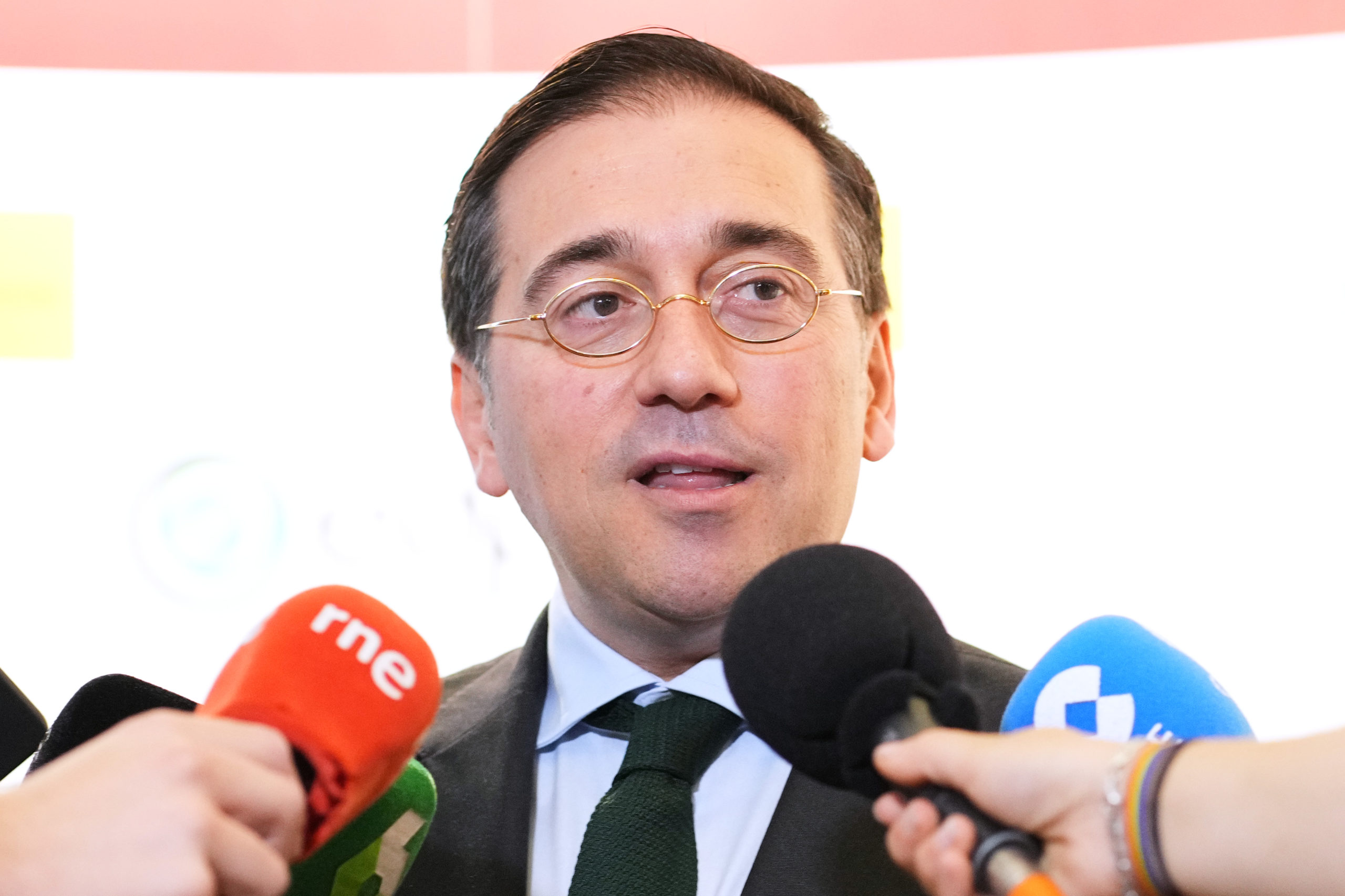 Albares espera «el resultado final de la investigación» sobre los muertos en la valla de Melilla