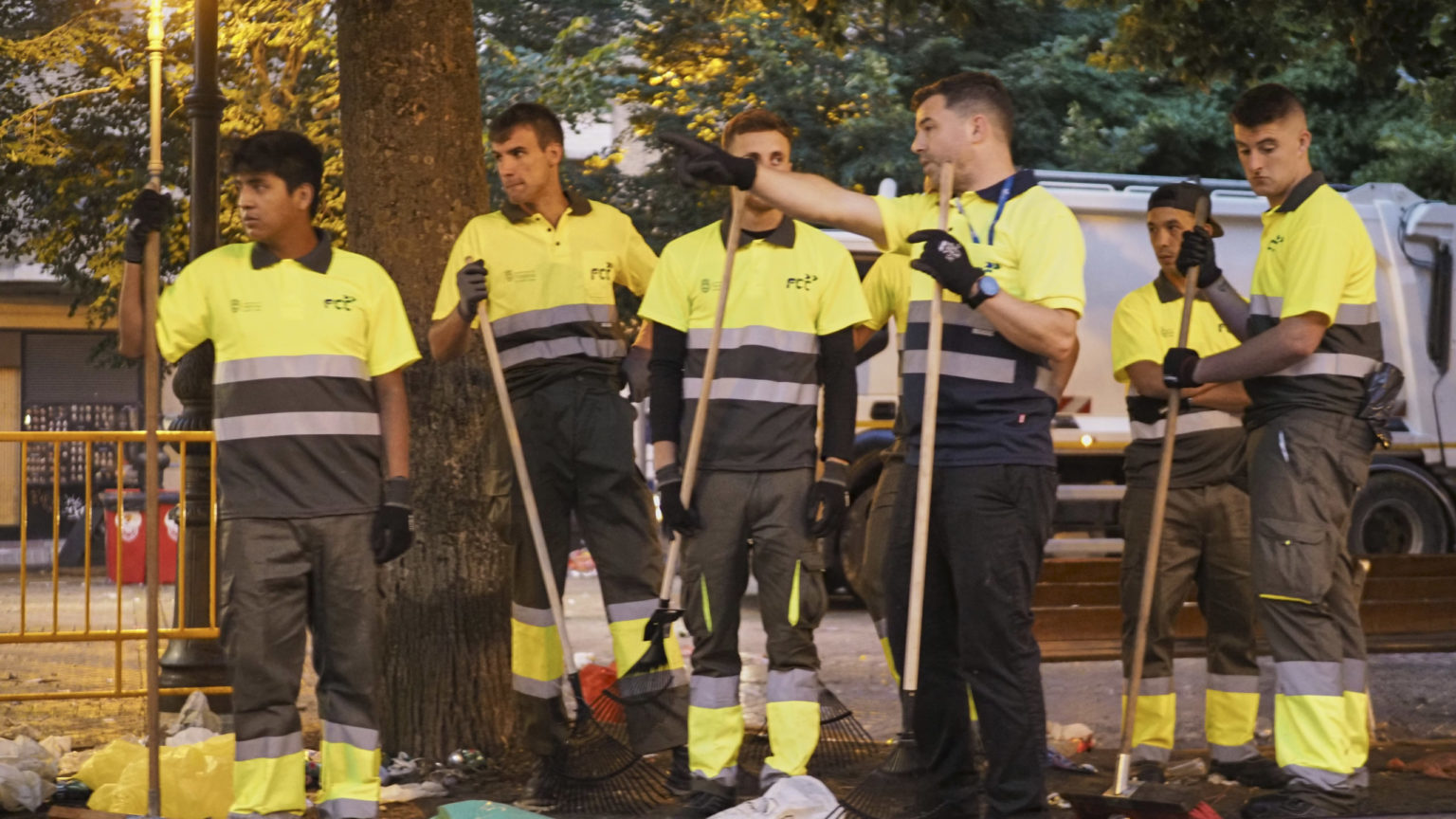 Los barrenderos de Madrid no trabajarán por la tarde a más de 39 grados