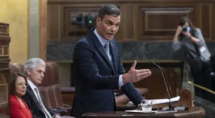Sánchez acusa al PP de utilizar el terrorismo para ganar elecciones, como en el 11-M