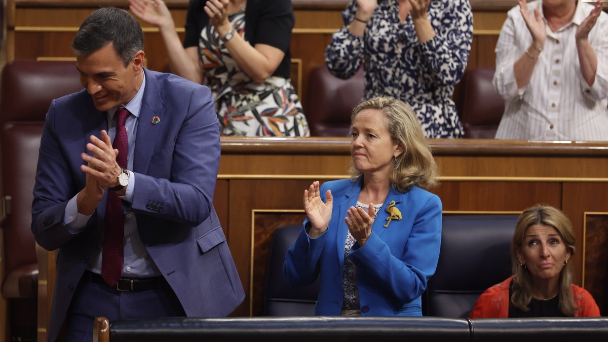 El Ibex estalla contra Sánchez y advierte de un frenazo inversor si sigue con su deriva populista