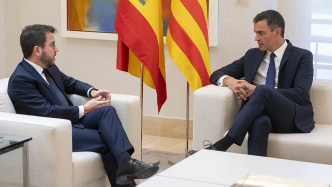 Sánchez y Aragonès se reúnen en Moncloa