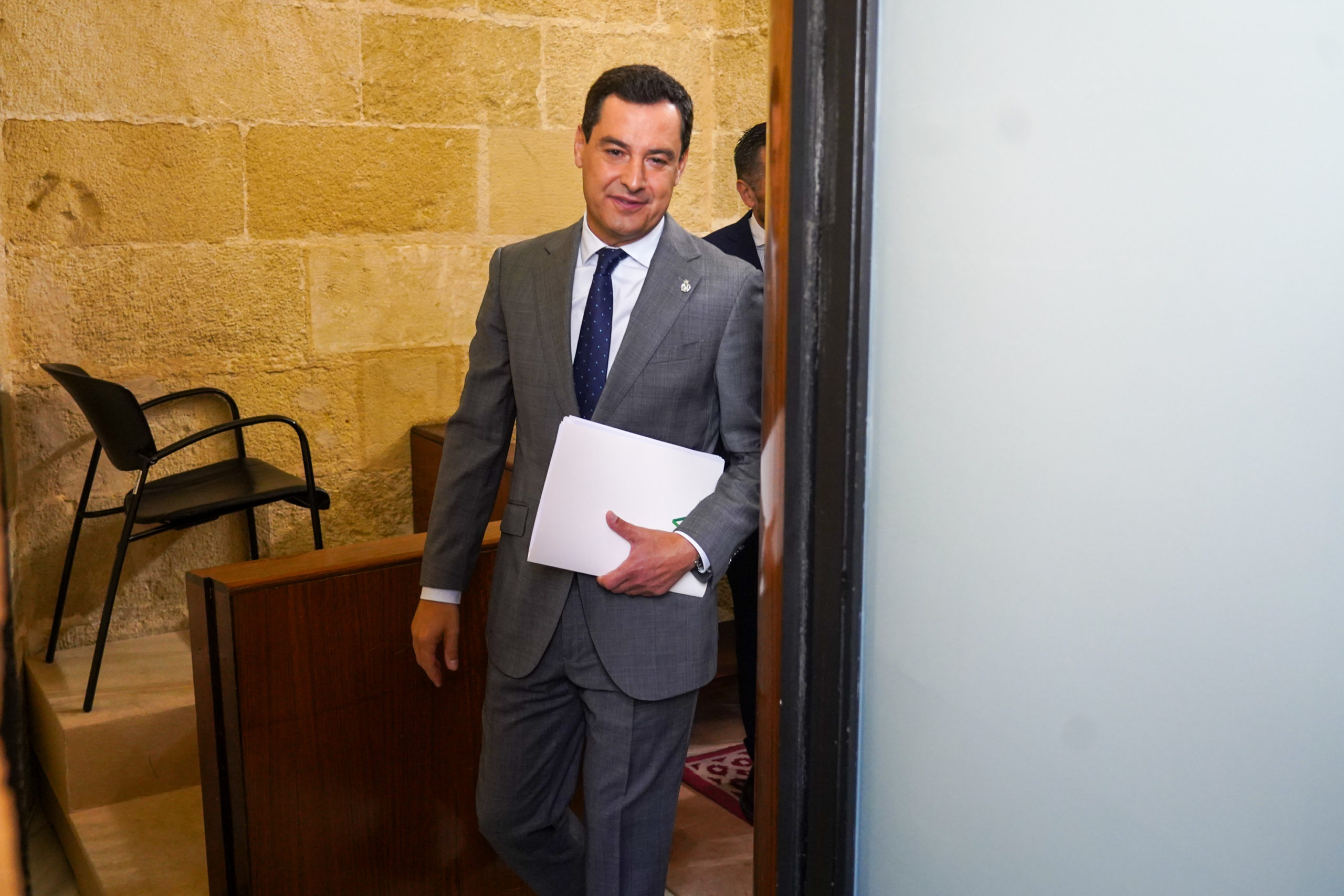 Moreno confía en abrir una «nueva relación» con  Sánchez