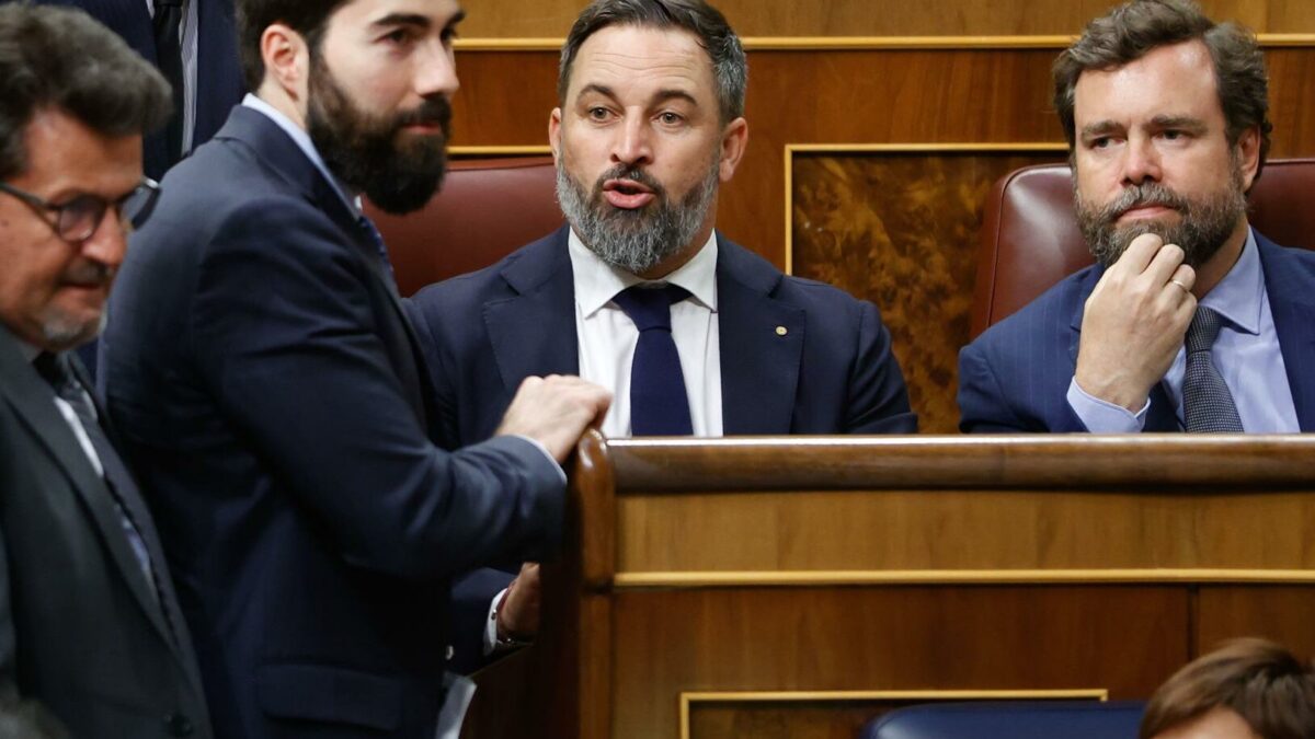 (VÍDEO) La cara de Abascal lo dice todo: el momento más viral de Sánchez en el debate del estado de la nación