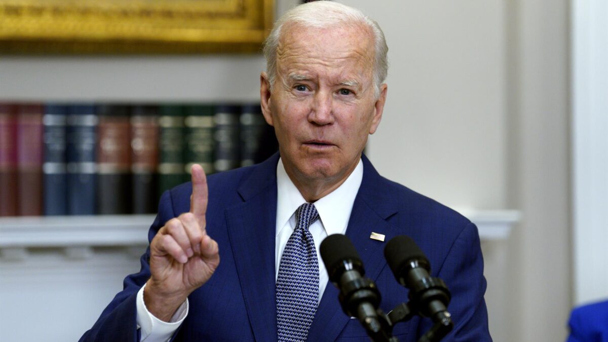 Biden firma una orden ejecutiva para proteger el aborto en Estados Unidos: acceso a anticonceptivos y a estados donde sí es legal