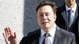 Elon Musk cancela la compra de Twitter y la red social le amenaza con emprender acciones legales para consumarla