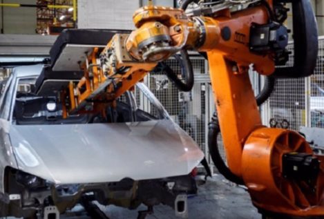 La actividad de las fábricas de la eurozona se frena a mínimos de 22 meses, según PMI