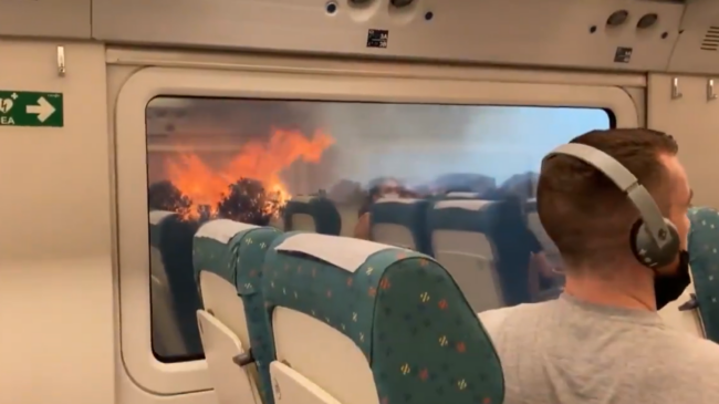 Reabren el tráfico ferroviario entre Madrid y Galicia por el incendio de Zamora