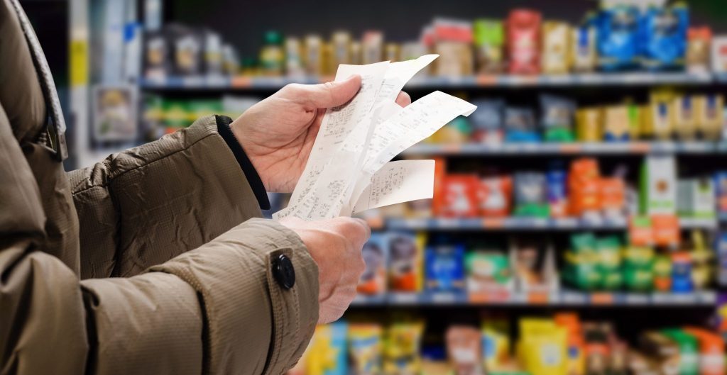Un 2023 de horror para el consumidor por el descontrol de la inflación: «Están sufriendo profundamente»