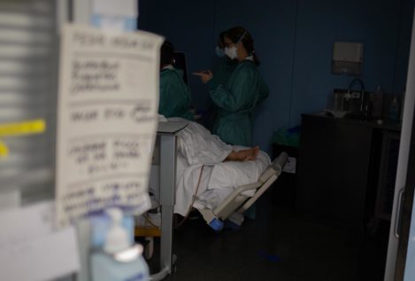 Suben un 16% los ingresos en UCI por covid en España durante la última semana