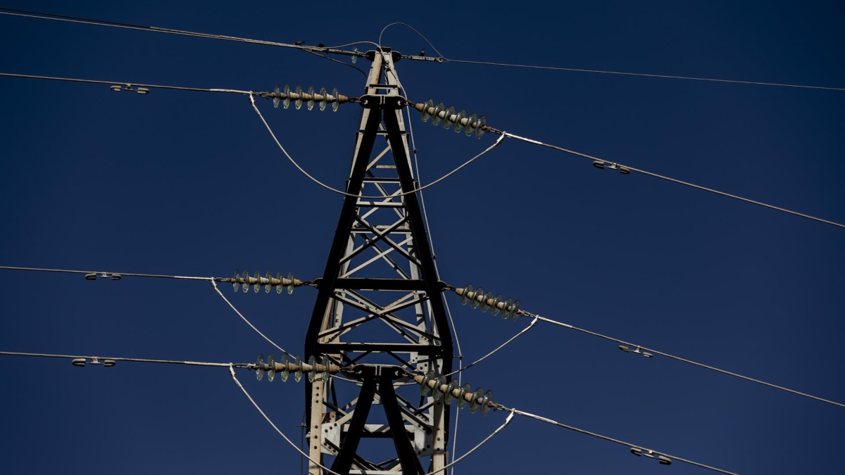 El precio de la luz subirá este lunes un 18,8%, hasta 235,32 euros/MWh
