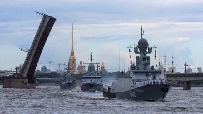 Rusia acusa a Ucrania de atacar su cuartel general en el mar Negro en pleno Día de la Armada, aunque Kiev lo niega