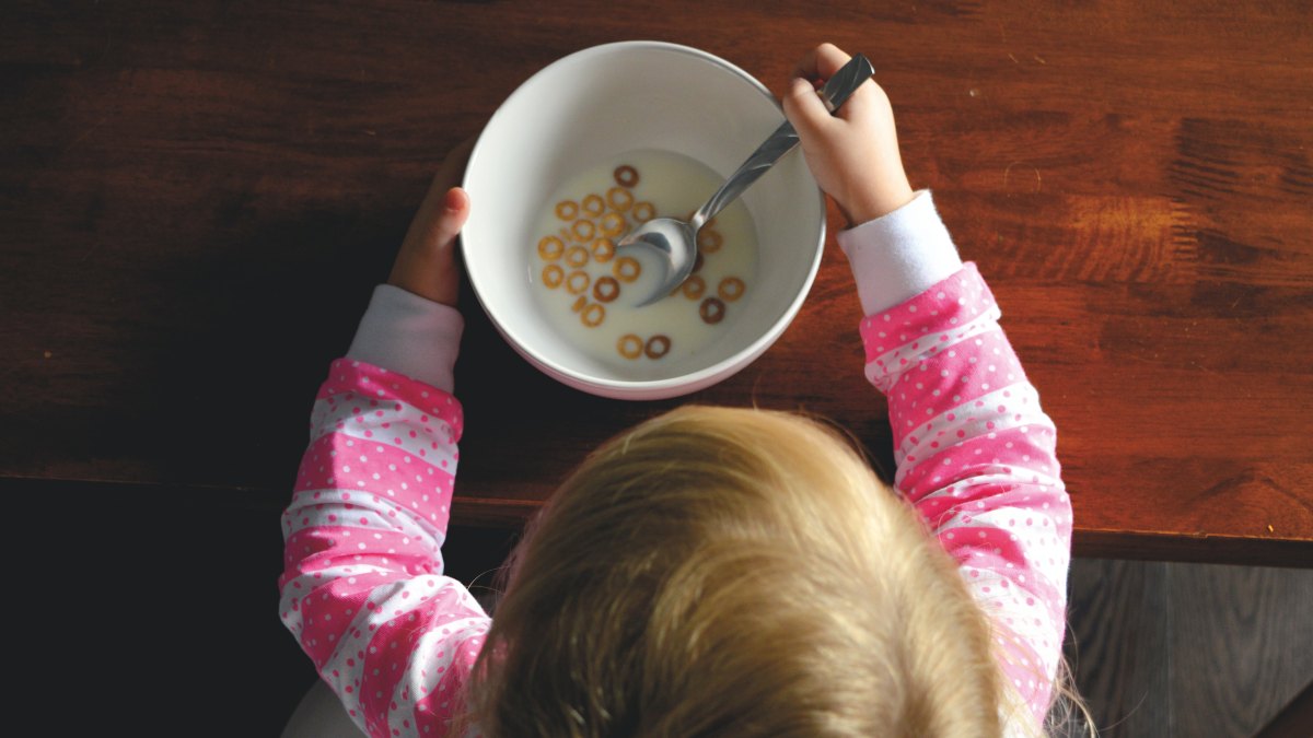 Los hábitos de alimentación que deben mantener los niños en verano