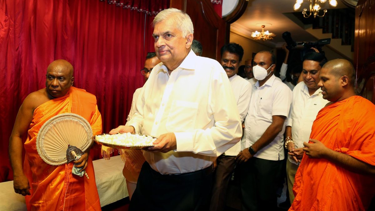 El presidente en funciones de Sri Lanka declara el estado de emergencia en el país