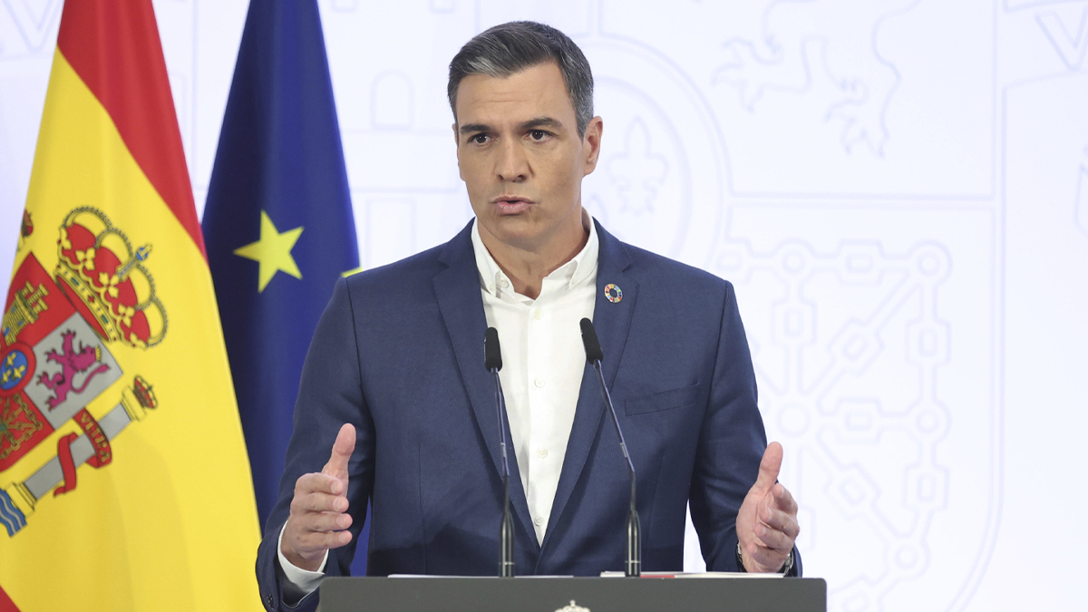 Sánchez pide no llevar corbata «para ahorrar» energía