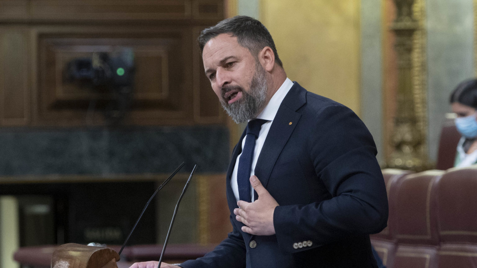 Abascal reprocha el «sectarismo» de Sánchez y critica su «ley de memoria etarra»