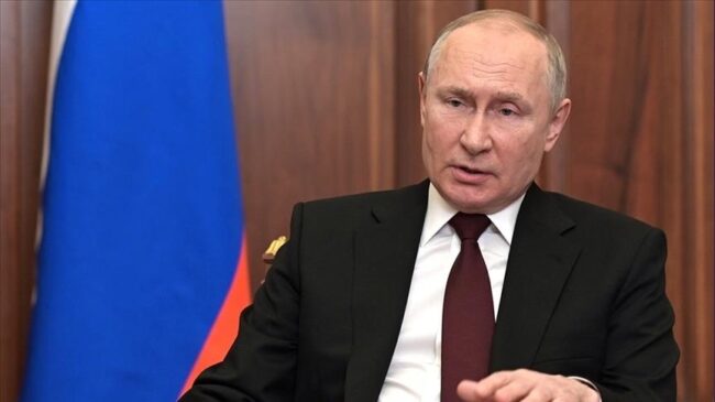 Putin felicita a sus militares por la victoria en Lugansk mientras espera los mismos éxitos en otros frentes