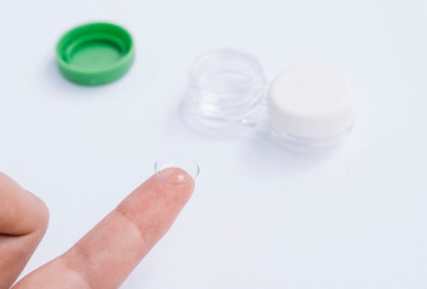 Lentillas: los cinco riesgos del mal uso y abuso de las lentes de contacto