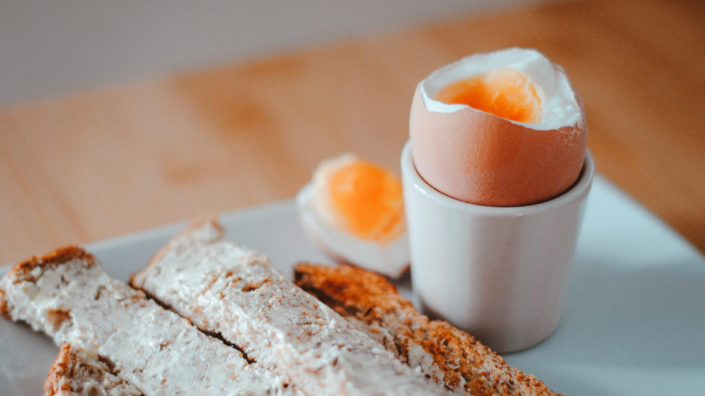 El problema del huevo no está en su composición, sino en cómo lo acompañemos o cocinemos.