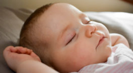 Dormir con calor y niños: seis claves para descansar en familia