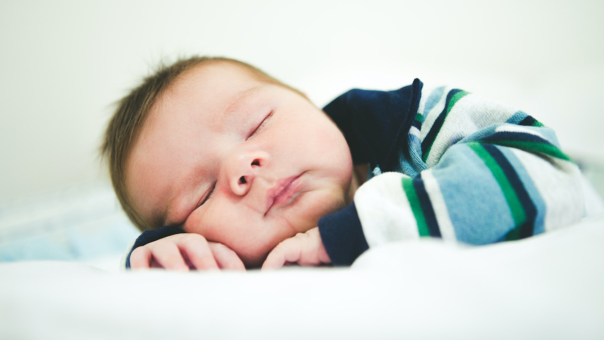 dormir con calor niños menores familia ola de calor descanso sueño