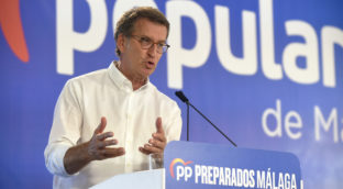 Feijóo critica un Gobierno de Sánchez que hace «oposición a la oposición»