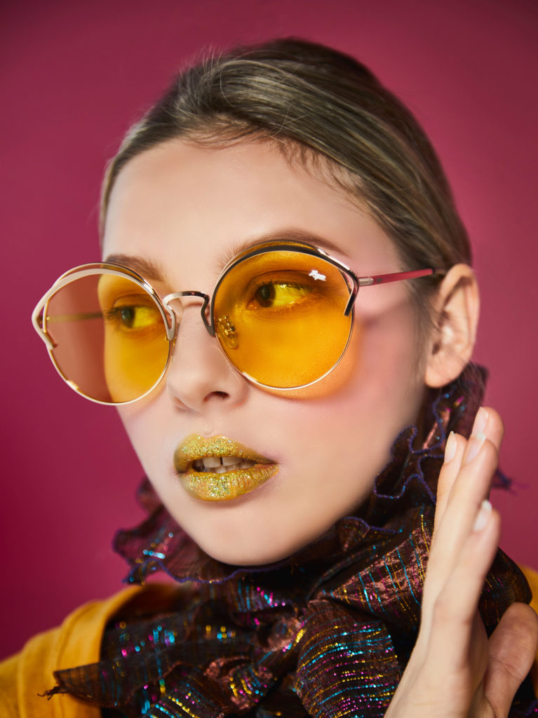 Gafas con lentes amarillas de la firma Boguro