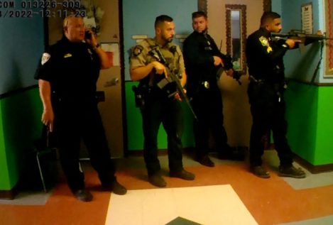 Texas despide a su jefe de Policía por su fallida respuesta durante el tiroteo escolar en Uvalde