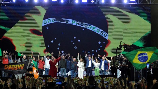 Bolsonaro recorta distancias con Lula en las encuestas electorales en Brasil