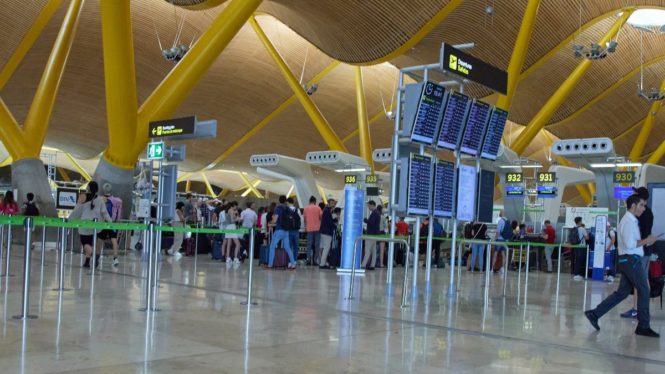 El Gobierno abre la vía para que Aena incremente las tasas a aerolíneas y pasajeros