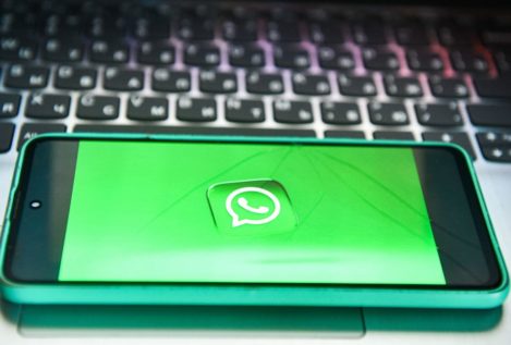 Cómo gestionar los cien mensajes por hora de los grupos de WhatsApp de padres