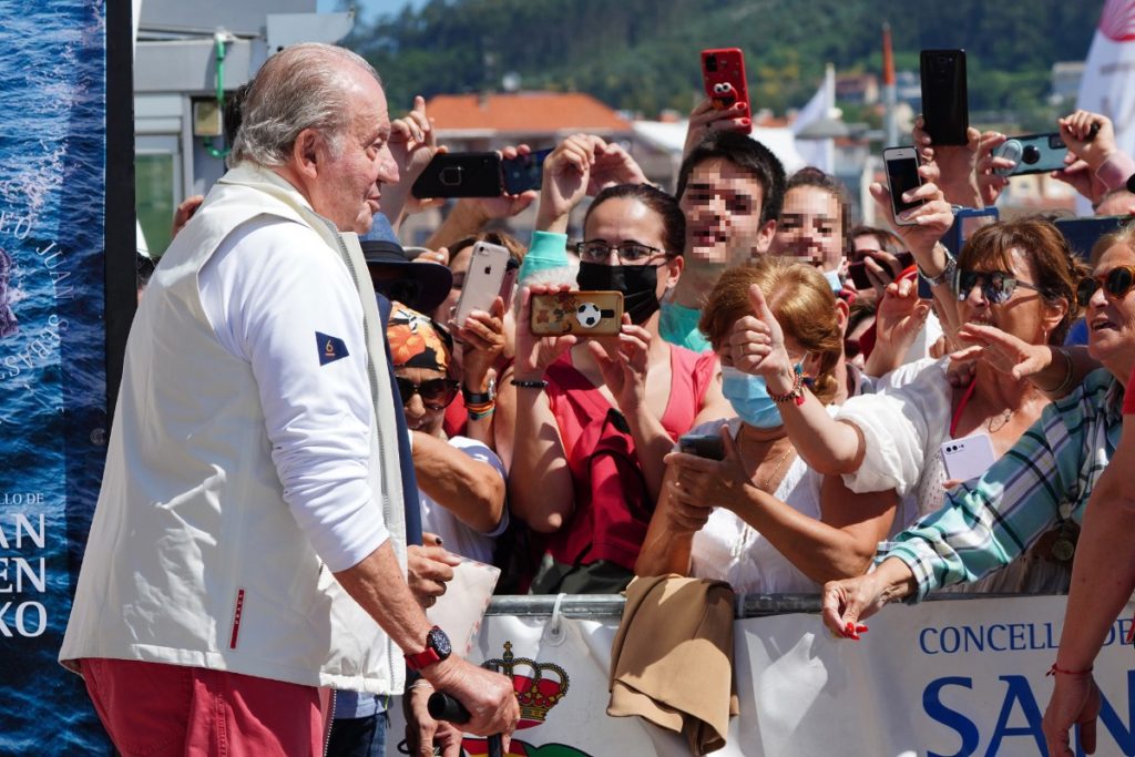 El rey Juan Carlos durante su estancia en Sanxenxo el pasado mes de mayo | Contacto