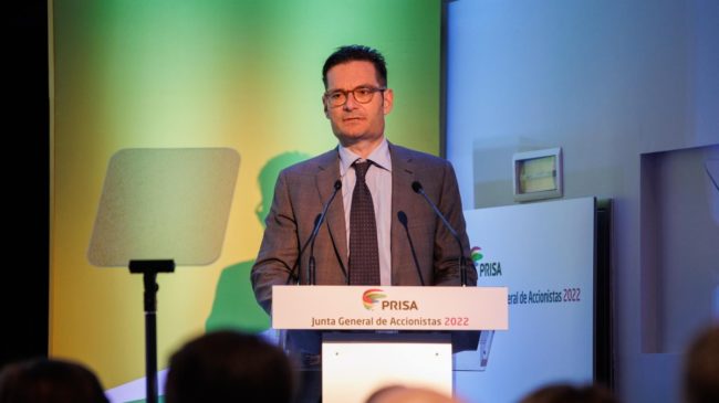 El presidente de Prisa refuerza su posición en la compañía con la compra 3,3 millones en acciones