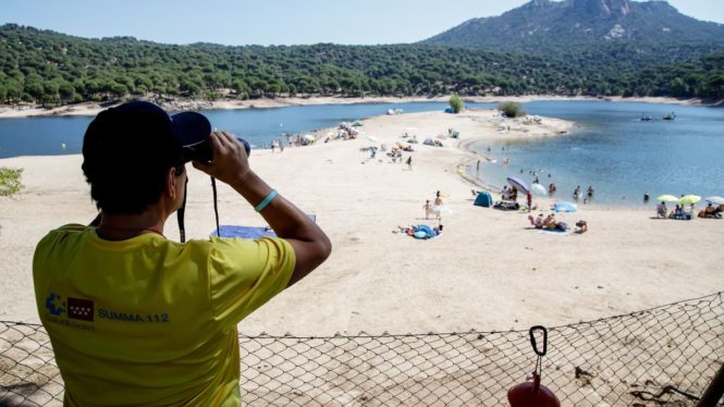 Mueren dos hombres ahogados en una playa de Salou (Tarragona) y rescatan crítico a un niño