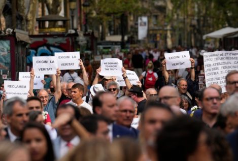 El independentismo rompe el minuto de silencio y boicotea el homenaje a las víctimas del 17-A