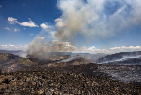 El incendio de Bejís afecta a 19.000 hectáreas y se ensaña con la zona de la Cueva Santa