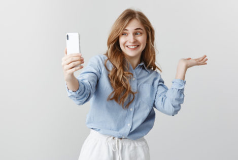 Dismorfia del 'selfie': cómo el teléfono se convierte en el peor espejo del alma