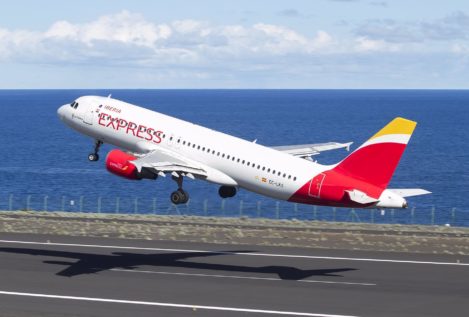Comienza la huelga de tripulantes de Iberia Express: 3.700 clientes se han visto afectados