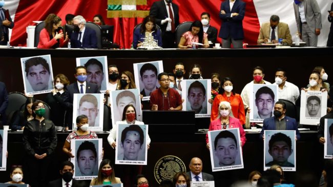 Detenido el exfiscal general de México por la desaparición de 43 estudiantes en 2014