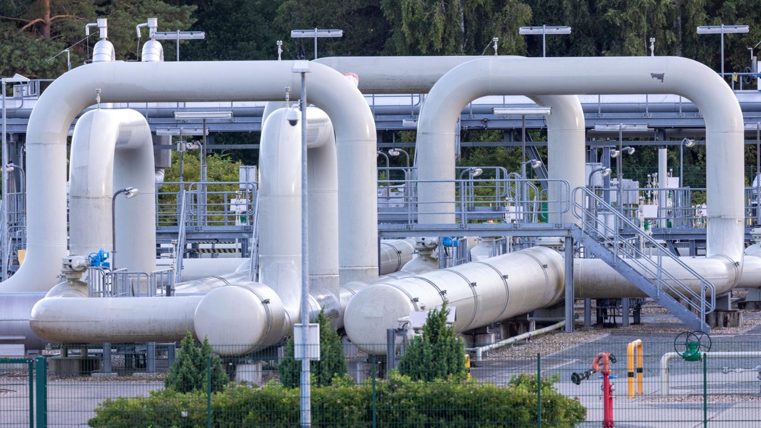 Los futuros europeos de gas repuntan hasta los 295 euros por MWh, máximos desde marzo
