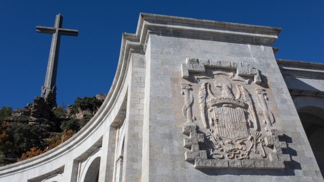 La alcaldesa acusada de bloquear los trabajos en el Valle de los Caídos denuncia coacciones