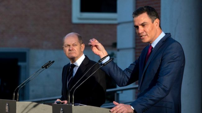 Sánchez y Scholz ratifican su interés en una interconexión gasística entre España y Europa