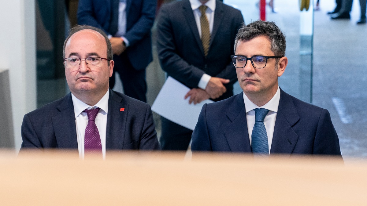 El PSOE ve «disparatado» exigir disculpas al Rey por la polémica en Colombia