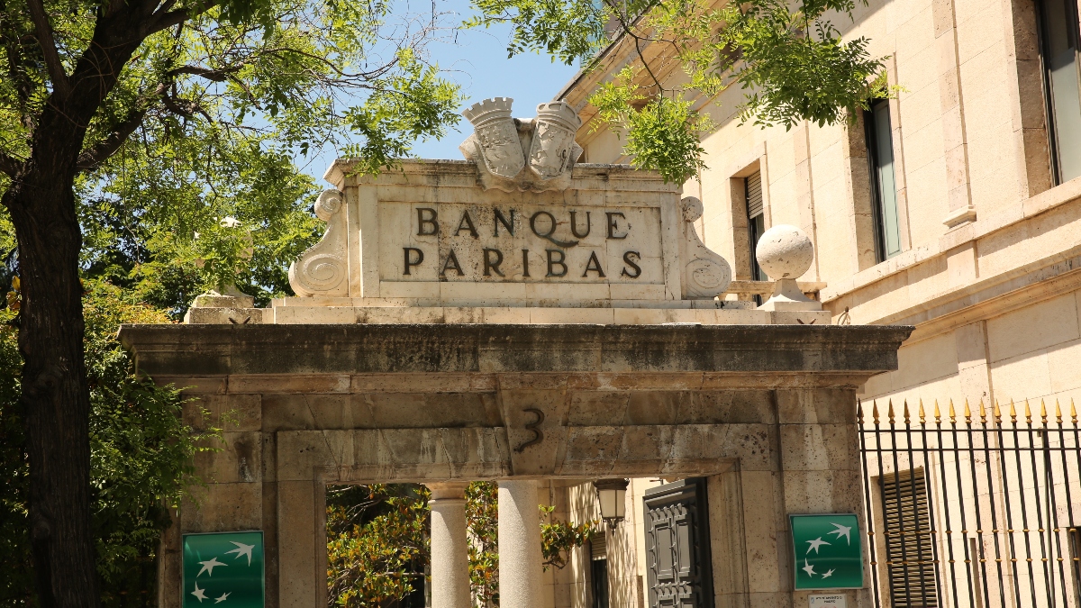 La banca extranjera amplía plantilla en España en pleno ajuste de las entidades nacionales